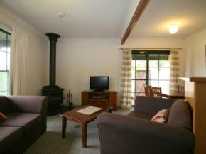 Bayview 2 27 Cobbon Crescent